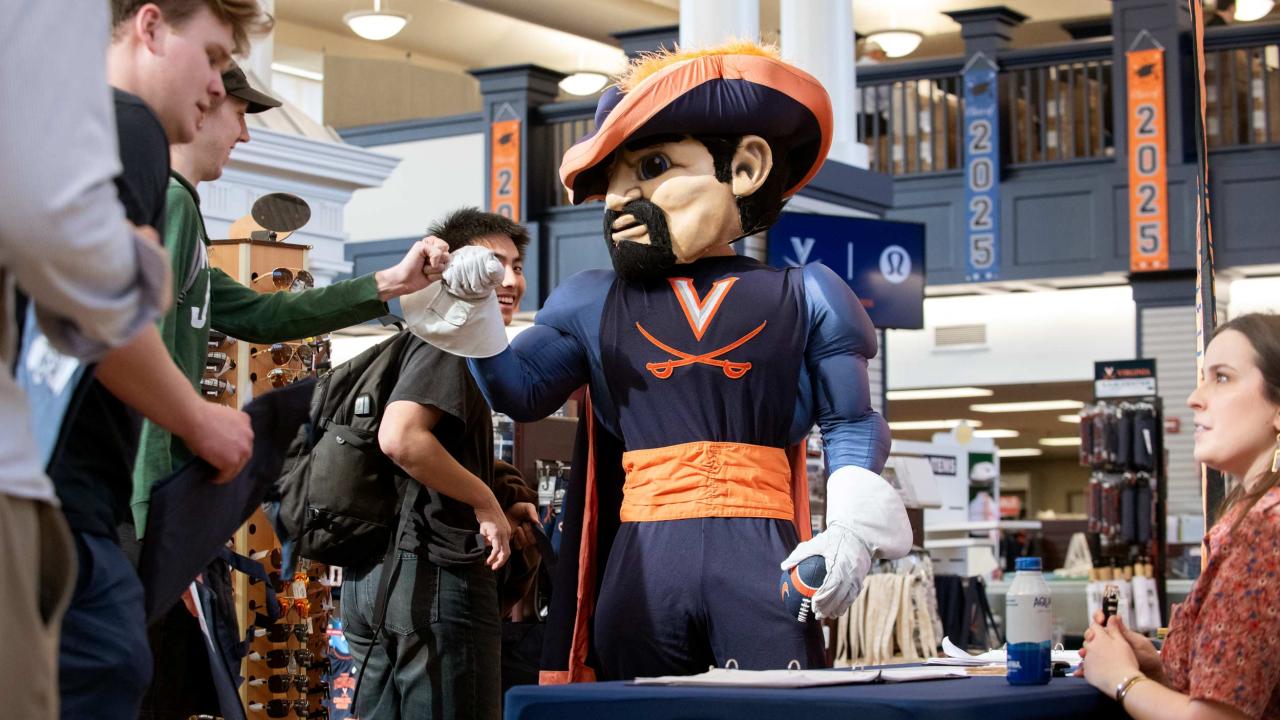 Cavman welcomes members of UVA’s Class of 2025 to Grad Fest at the University Bookstore